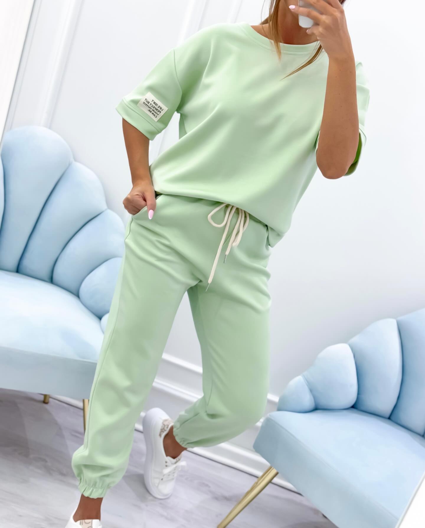 Bianca | T-shirt & Joggingbukser Sæt