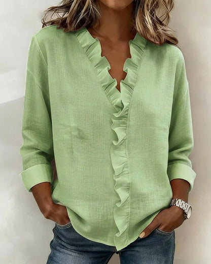 Luna | Bluse med elegante flæser og klassisk V-hals