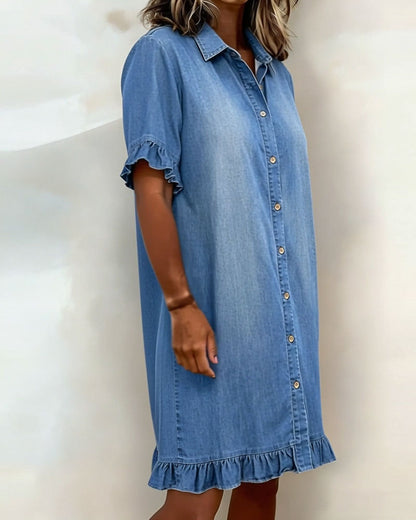 ALICE | Komfortabel Denimkjole med Flæsedetaljer