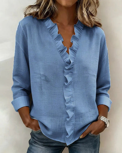 Luna | Bluse med elegante flæser og klassisk V-hals