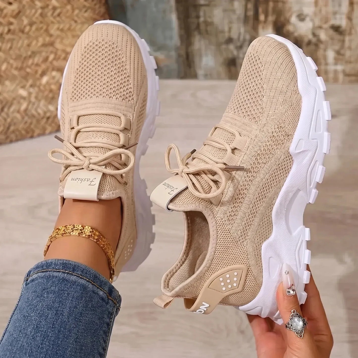 Amara | Lette sneakers med ortopædisk støtte