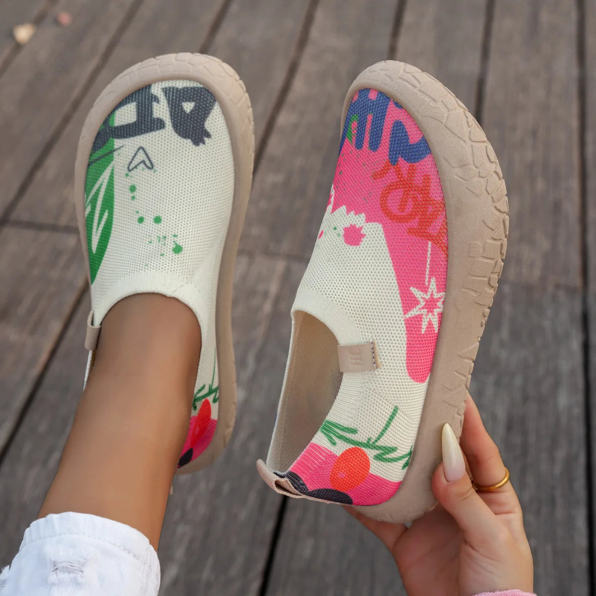 Stella | Kunsttrykte Slip-On Sneakers